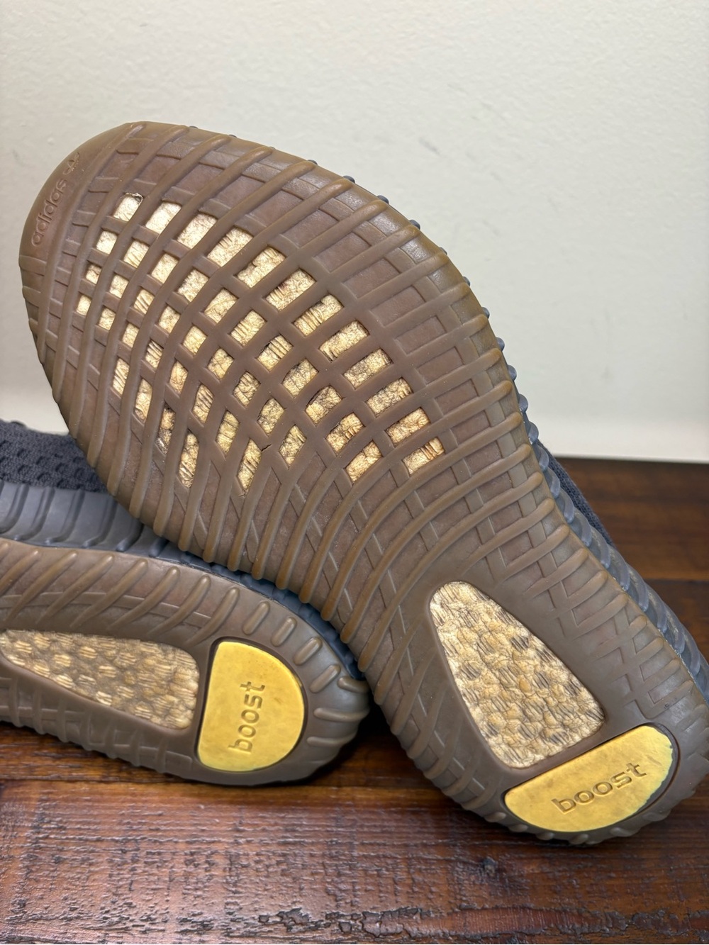 Women’s Size 7.5 Adidas Yeezy Boost 350 In “ Cider” Colorway - Picture 6 of 10